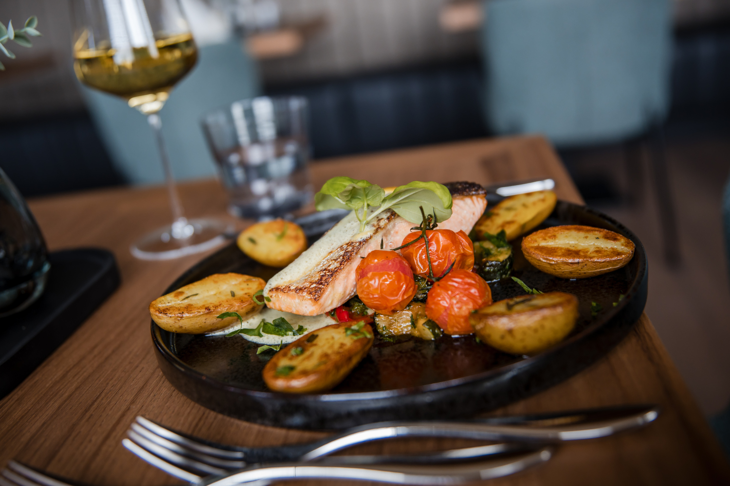 Genussvoll Essen und Trinken im Restaurant ELLA`S - 7 Schläfer Boutique Appartements Eging am See