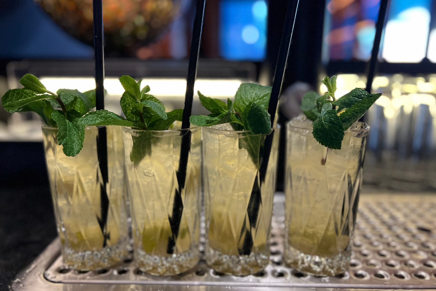 Erlesene Weinauswahl und kreativen Cocktails bei ELLA`S Restaurant Eging am See
